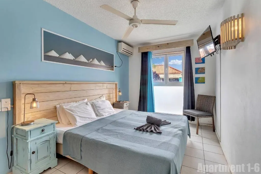 Bonaire Oceanfront Apartments كراليندايك