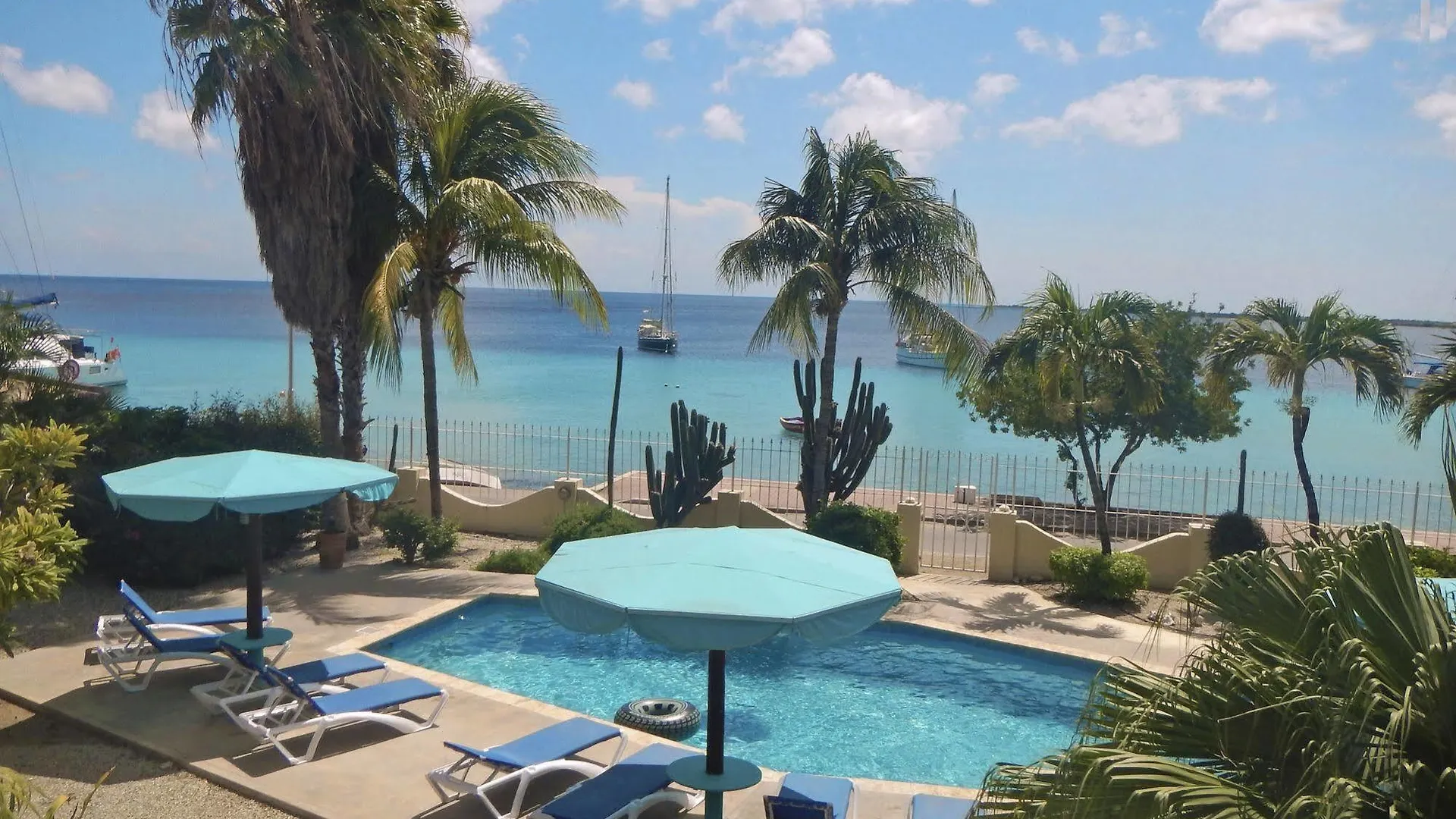 Bonaire Oceanfront Apartments كراليندايك